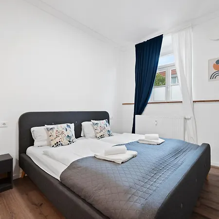 Appartement Backhome - Xl - Parkhaus - Fantastische Schlosslage - Smarttv - Waschmaschine - Netflix - 90qm - 24h Checkin- 6 Ludwigsbourg