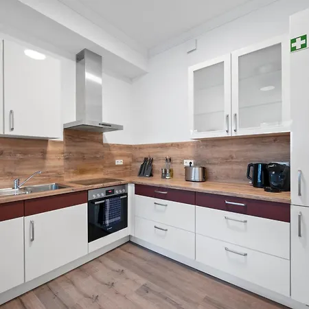 Backhome - Xl - Parkhaus - Fantastische Schlosslage - Smarttv - Waschmaschine - Netflix - 90qm - 24h Checkin- 6 Apartamento *