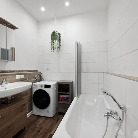 Backhome - Xl - Parkhaus - Fantastische Schlosslage - Smarttv - Waschmaschine - Netflix - 90qm - 24h Checkin- 6 Ludwigsbourg