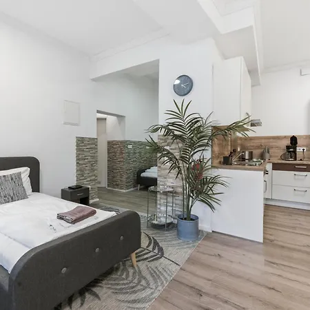 Backhome - Xl - Parkhaus - Fantastische Schlosslage - Smarttv - Waschmaschine - Netflix - 90qm - 24h Checkin- 6 Apartment